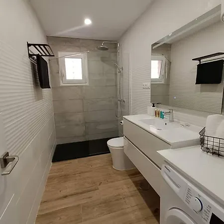 Beautiful House On The El Palo - - Allende 公寓