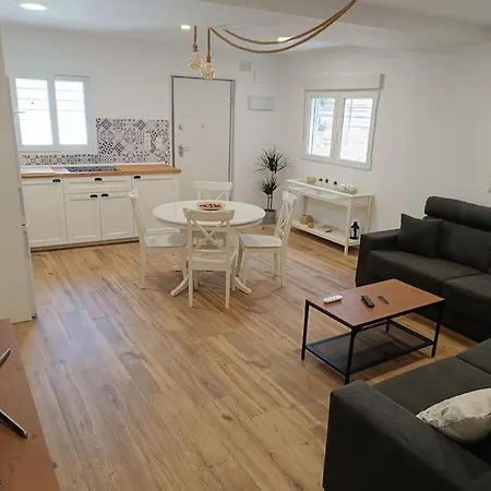 Beautiful House On The El Palo - - Allende 公寓 *